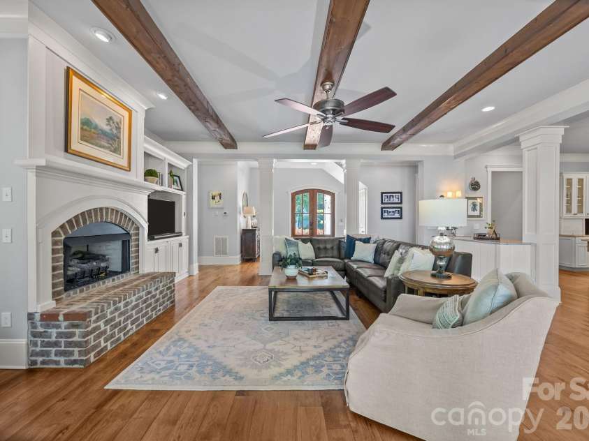 20727 Pointe Regatta Drive, Cornelius, NC 28031.  MLS# CAR4370865, YatesRealty ID 28632. 