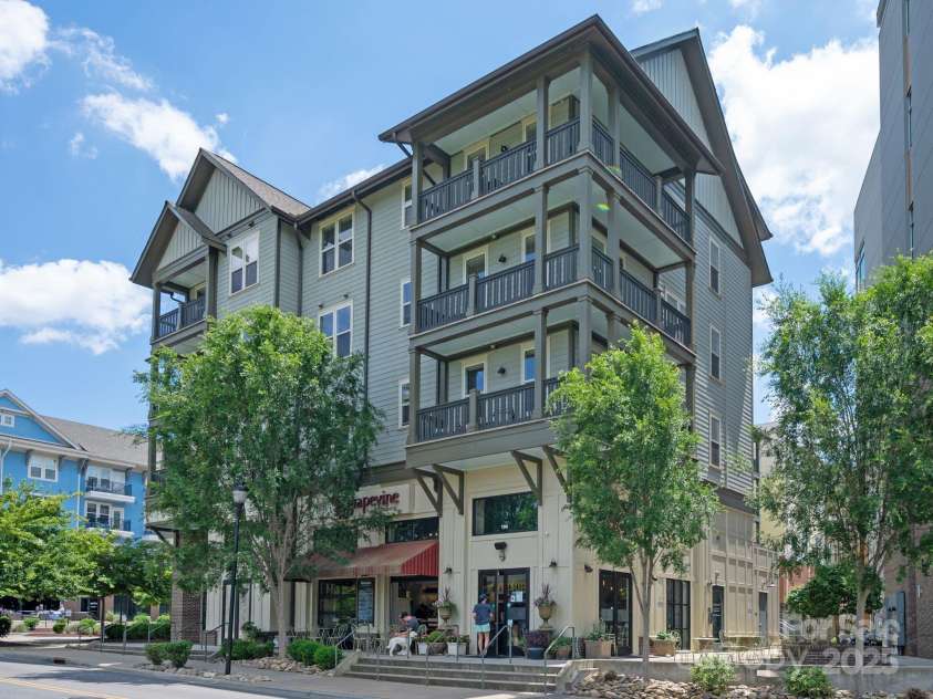 1100 Herrons Ferry Road, Rock Hill, SC 29730.  MLS# CAR4267185, YatesRealty ID 28633. Shopping and dining within WALKING distance
