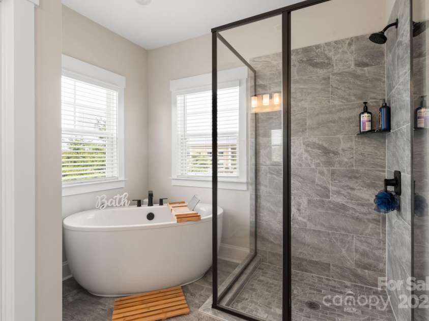 1100 Herrons Ferry Road, Rock Hill, SC 29730.  MLS# CAR4267185, YatesRealty ID 28633. Soaking tub