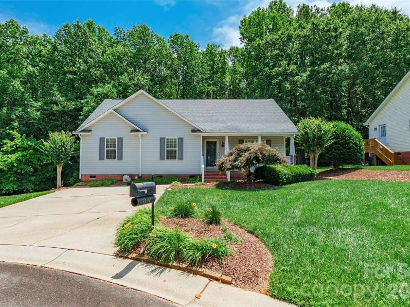 1190 Allison Bluff Trail, Rock Hill, SC 29732.  MLS# CAR4388923, YatesRealty ID 28633. 