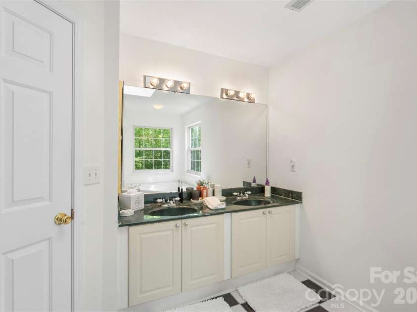 7900 Wilby Hollow Drive, Charlotte, NC 28270.  MLS# CAR4363566, YatesRealty ID 28634. 