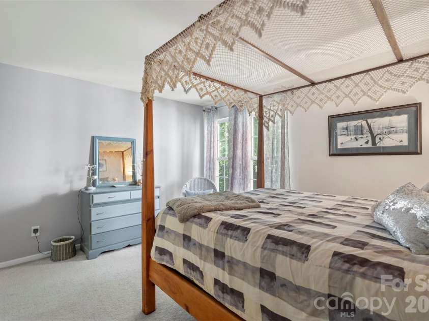 7900 Wilby Hollow Drive, Charlotte, NC 28270.  MLS# CAR4363566, YatesRealty ID 28634. 