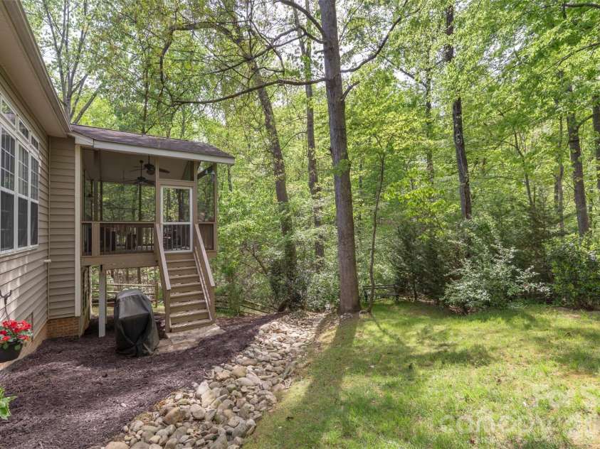 7900 Wilby Hollow Drive, Charlotte, NC 28270.  MLS# CAR4363566, YatesRealty ID 28634. 