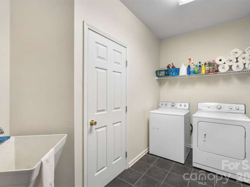 7900 Wilby Hollow Drive, Charlotte, NC 28270.  MLS# CAR4363566, YatesRealty ID 28634. 