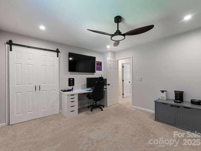 9313 Gilead Hill Court, Huntersville, NC 28078.  MLS# CAR4279738, YatesRealty ID 28634. 