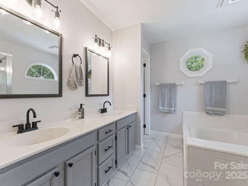 9313 Gilead Hill Court, Huntersville, NC 28078.  MLS# CAR4279738, YatesRealty ID 28634. 