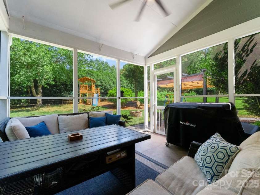 9313 Gilead Hill Court, Huntersville, NC 28078.  MLS# CAR4279738, YatesRealty ID 28634. 