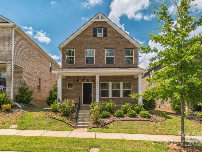 3215 Lisburn Street, Charlotte, NC 28227.  MLS# CAR4282848, YatesRealty ID 28636. 