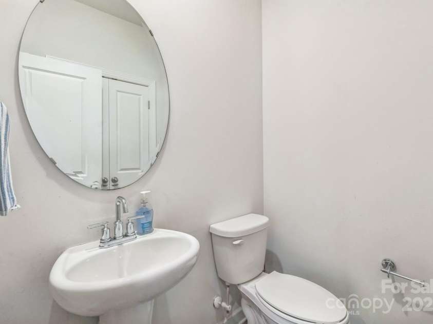 3215 Lisburn Street, Charlotte, NC 28227.  MLS# CAR4282848, YatesRealty ID 28636. 