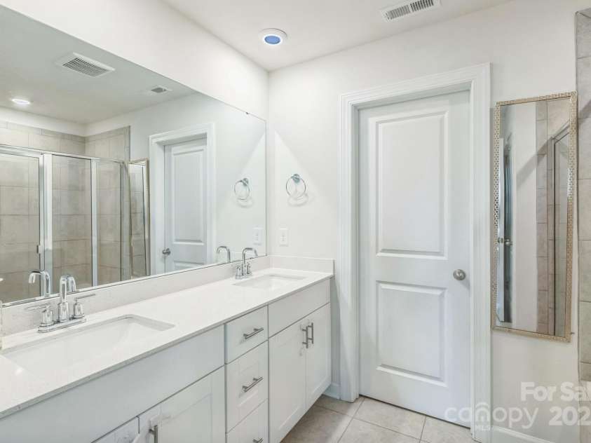 3215 Lisburn Street, Charlotte, NC 28227.  MLS# CAR4282848, YatesRealty ID 28636. 