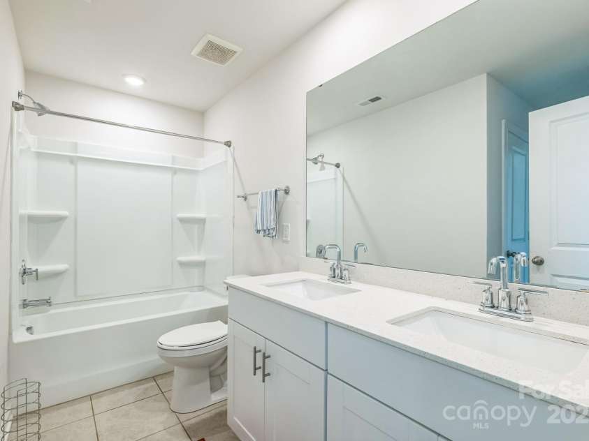 3215 Lisburn Street, Charlotte, NC 28227.  MLS# CAR4282848, YatesRealty ID 28636. 