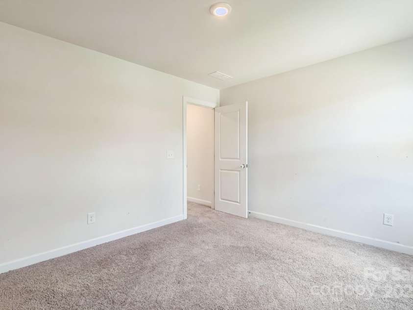 3215 Lisburn Street, Charlotte, NC 28227.  MLS# CAR4282848, YatesRealty ID 28636. 