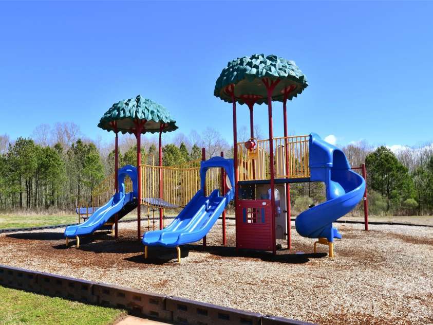 2444 Seagull Drive, Denver, NC 28037.  MLS# CAR4380894, YatesRealty ID 28637. 