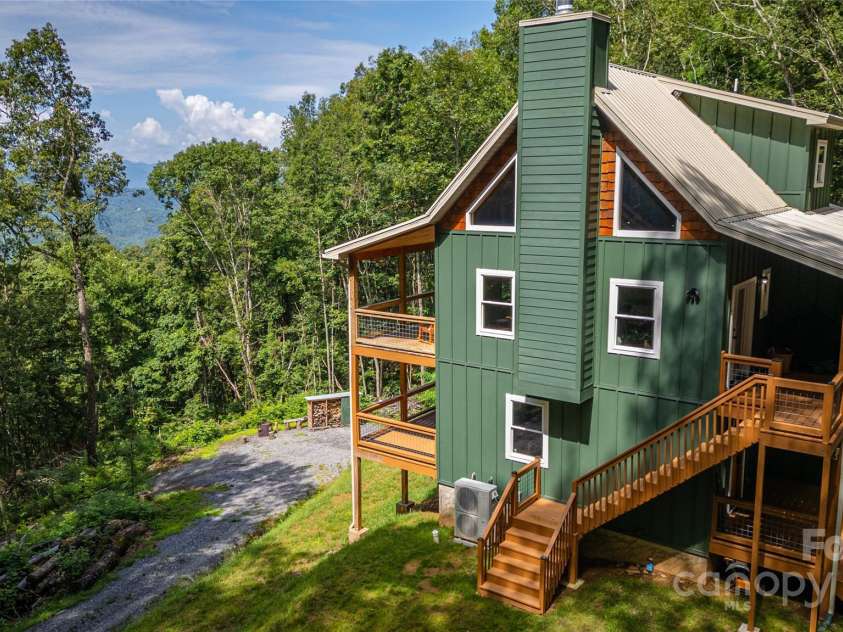 241 Golden Hawk Drive, Bryson City, NC 28713.  MLS# CAR4285489, YatesRealty ID 28639. 