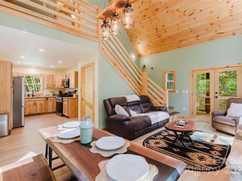 241 Golden Hawk Drive, Bryson City, NC 28713.  MLS# CAR4285489, YatesRealty ID 28639. 