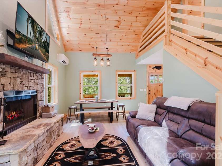 241 Golden Hawk Drive, Bryson City, NC 28713.  MLS# CAR4285489, YatesRealty ID 28639. 