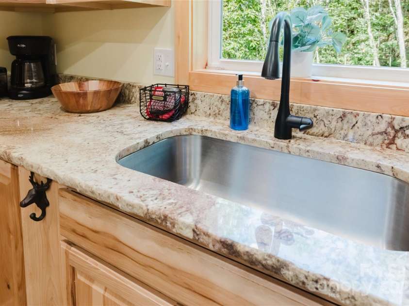 241 Golden Hawk Drive, Bryson City, NC 28713.  MLS# CAR4285489, YatesRealty ID 28639. 