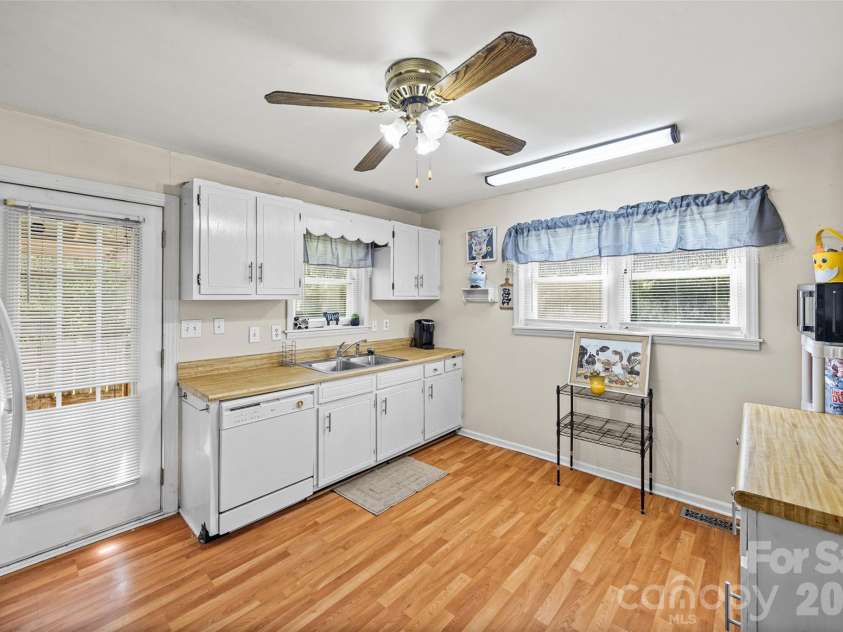 805 Yarborough Road, Chester, SC 29706.  MLS# CAR4389557, YatesRealty ID 28639. 
