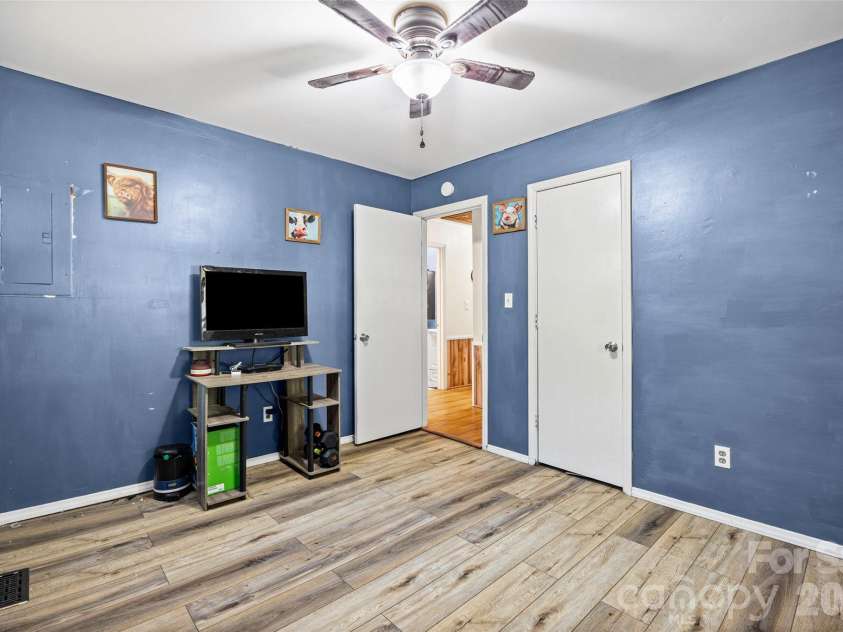 805 Yarborough Road, Chester, SC 29706.  MLS# CAR4389557, YatesRealty ID 28639. 