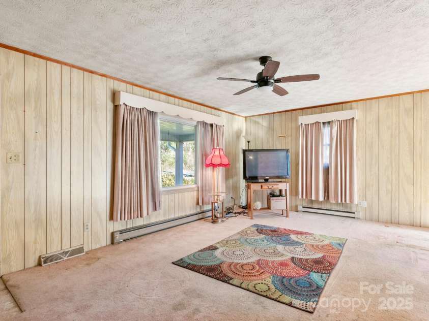 125 Upper Grassy Branch Road, Asheville, NC 28805.  MLS# CAR4230759, YatesRealty ID 2864. 