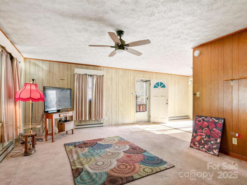 125 Upper Grassy Branch Road, Asheville, NC 28805.  MLS# CAR4230759, YatesRealty ID 2864. 