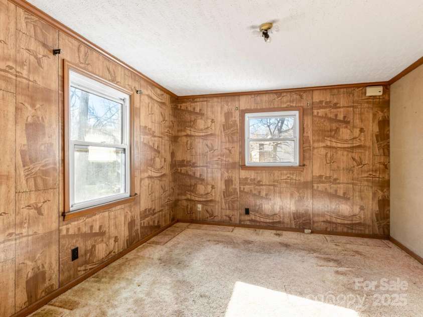 125 Upper Grassy Branch Road, Asheville, NC 28805.  MLS# CAR4230759, YatesRealty ID 2864. 