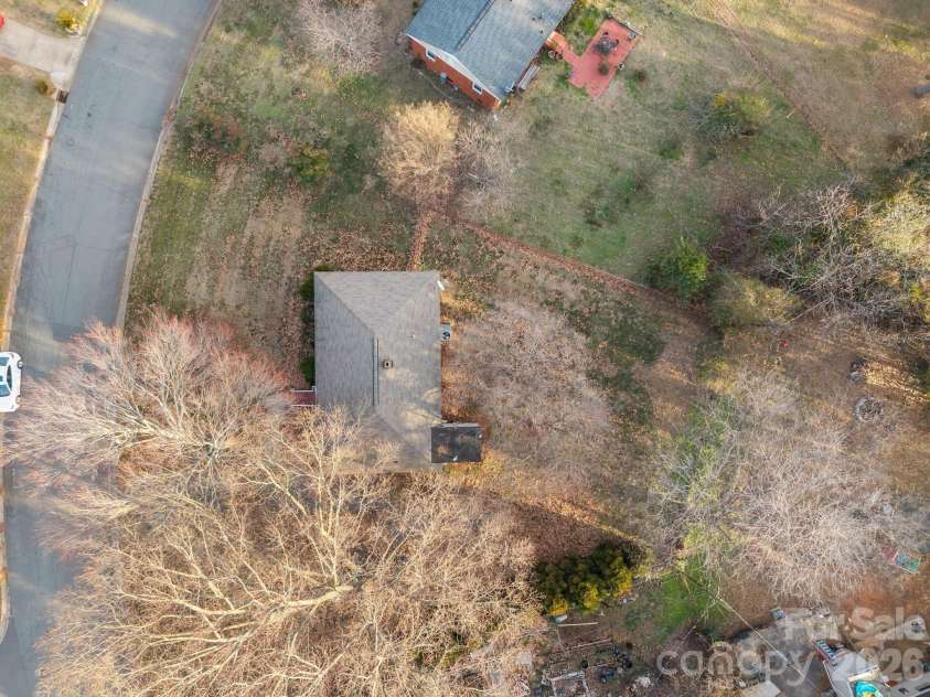 400 Sharview Circle, Charlotte, NC 28217.  MLS# CAR4350382, YatesRealty ID 2864. 