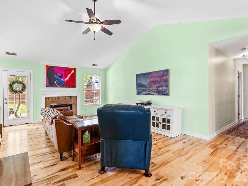 14207 Arbor Ridge Drive, Charlotte, NC 28273.  MLS# CAR4388966, YatesRealty ID 28640. 