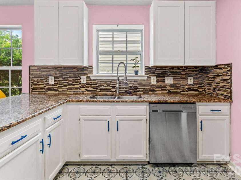14207 Arbor Ridge Drive, Charlotte, NC 28273.  MLS# CAR4388966, YatesRealty ID 28640. 