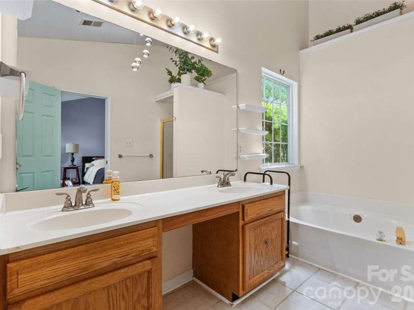 14207 Arbor Ridge Drive, Charlotte, NC 28273.  MLS# CAR4388966, YatesRealty ID 28640. 