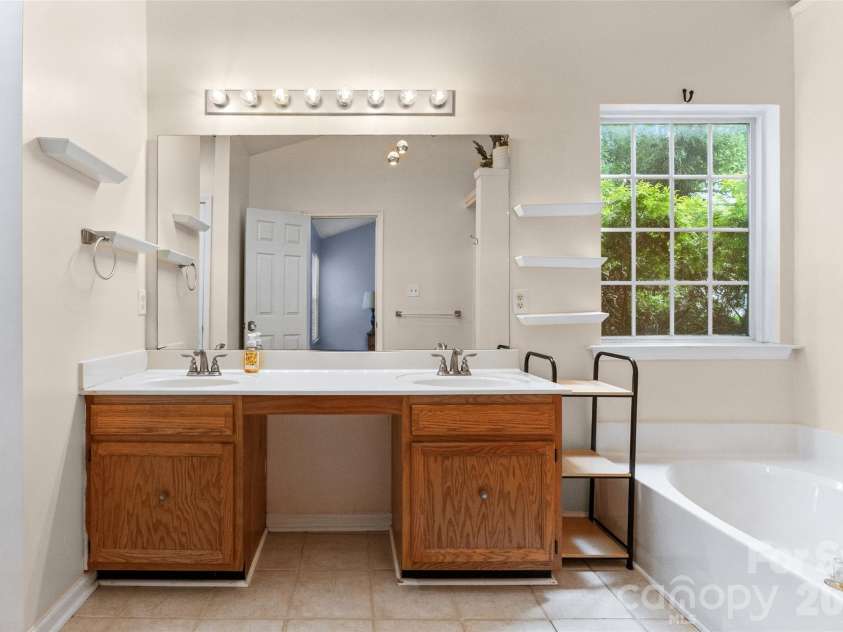 14207 Arbor Ridge Drive, Charlotte, NC 28273.  MLS# CAR4388966, YatesRealty ID 28640. 