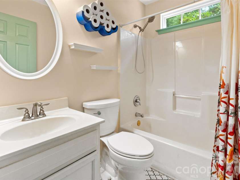 14207 Arbor Ridge Drive, Charlotte, NC 28273.  MLS# CAR4388966, YatesRealty ID 28640. 