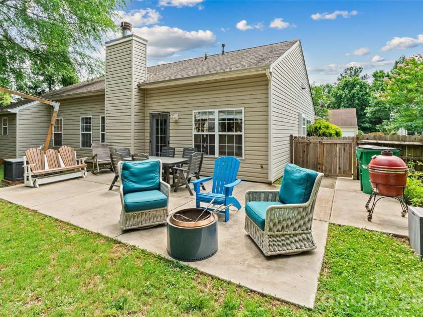 14207 Arbor Ridge Drive, Charlotte, NC 28273.  MLS# CAR4388966, YatesRealty ID 28640. 