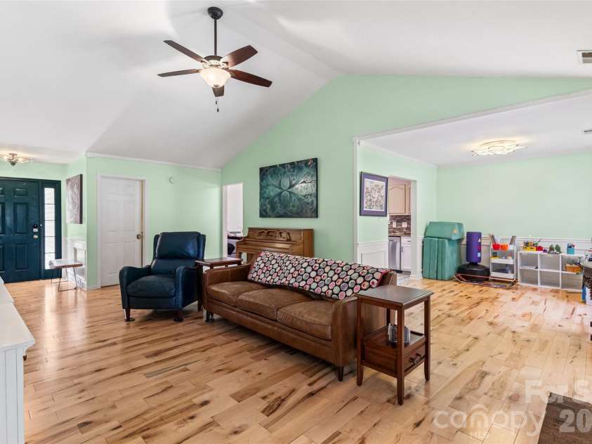 14207 Arbor Ridge Drive, Charlotte, NC 28273.  MLS# CAR4388966, YatesRealty ID 28640. 