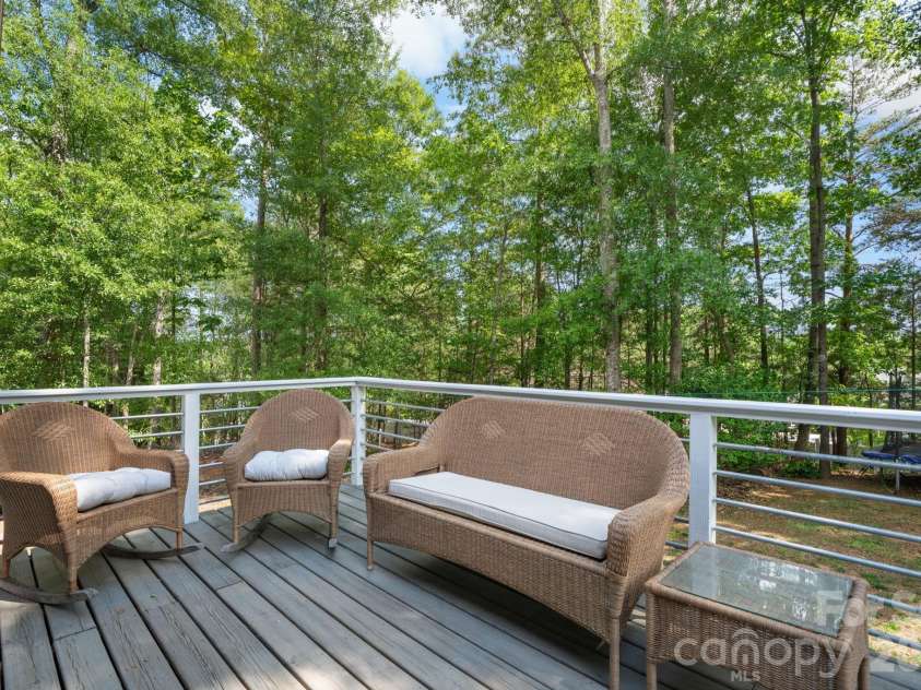 3813 54TH Avenue, Hickory, NC 28601.  MLS# CAR4382273, YatesRealty ID 28641. 