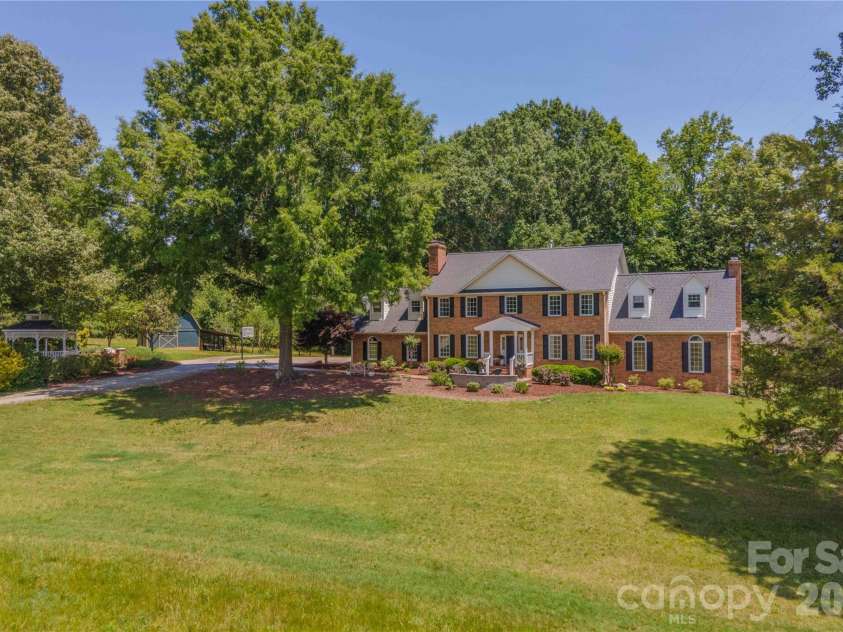 668 Link Road, Lexington, NC 27295.  MLS# CAR4389392, YatesRealty ID 28643. 