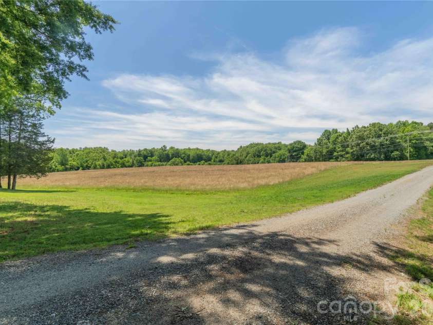 668 Link Road, Lexington, NC 27295.  MLS# CAR4389392, YatesRealty ID 28643. 