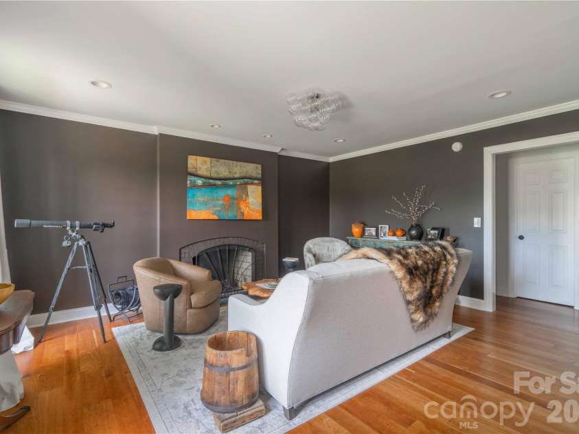668 Link Road, Lexington, NC 27295.  MLS# CAR4389392, YatesRealty ID 28643. 