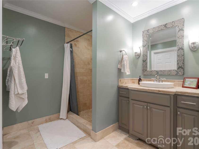668 Link Road, Lexington, NC 27295.  MLS# CAR4389392, YatesRealty ID 28643. 