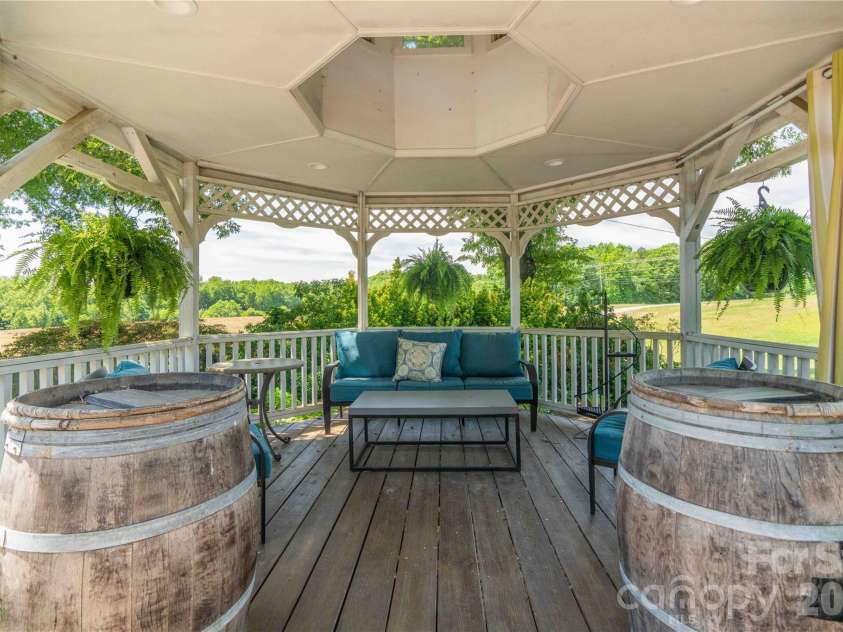668 Link Road, Lexington, NC 27295.  MLS# CAR4389392, YatesRealty ID 28643. 