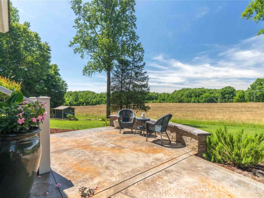668 Link Road, Lexington, NC 27295.  MLS# CAR4389392, YatesRealty ID 28643. 
