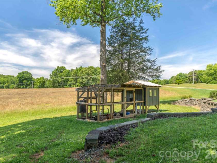 668 Link Road, Lexington, NC 27295.  MLS# CAR4389392, YatesRealty ID 28643. 