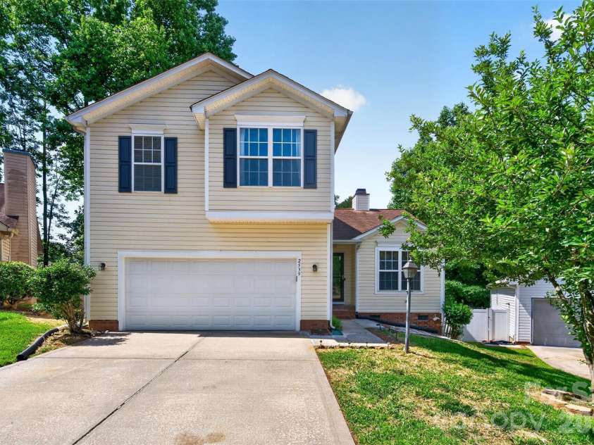 2539 Thornfield Road, Charlotte, NC 28273.  MLS# CAR4388875, YatesRealty ID 28644. 