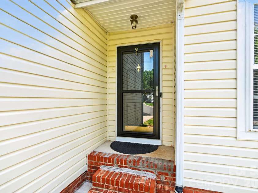 2539 Thornfield Road, Charlotte, NC 28273.  MLS# CAR4388875, YatesRealty ID 28644. 