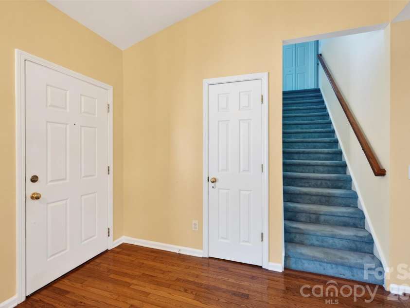 2539 Thornfield Road, Charlotte, NC 28273.  MLS# CAR4388875, YatesRealty ID 28644. 