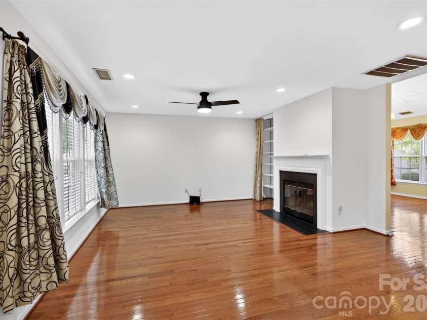 2539 Thornfield Road, Charlotte, NC 28273.  MLS# CAR4388875, YatesRealty ID 28644. 