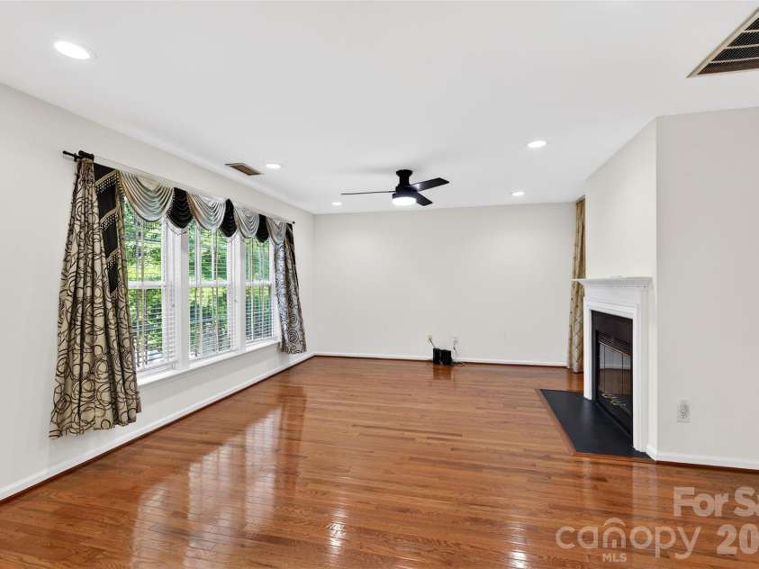 2539 Thornfield Road, Charlotte, NC 28273.  MLS# CAR4388875, YatesRealty ID 28644. 