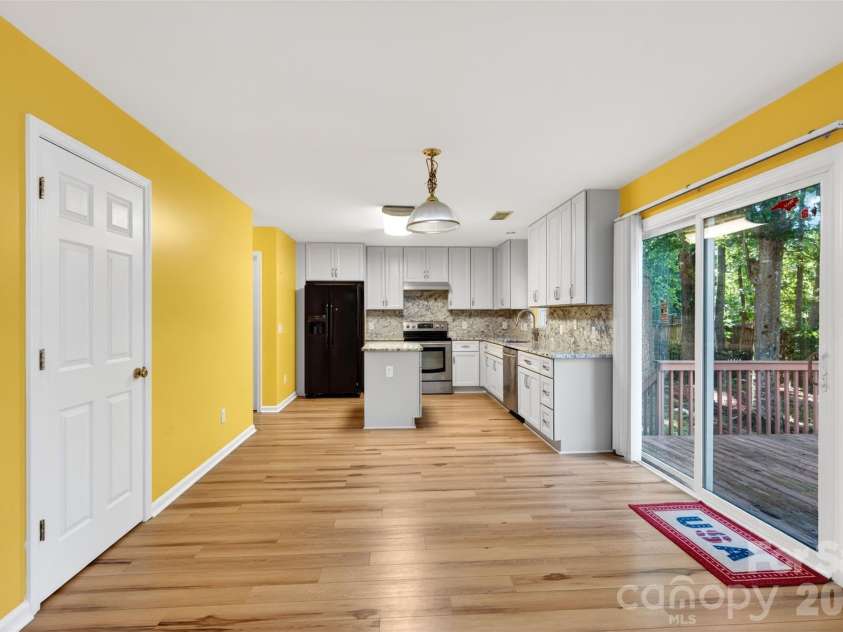 2539 Thornfield Road, Charlotte, NC 28273.  MLS# CAR4388875, YatesRealty ID 28644. 