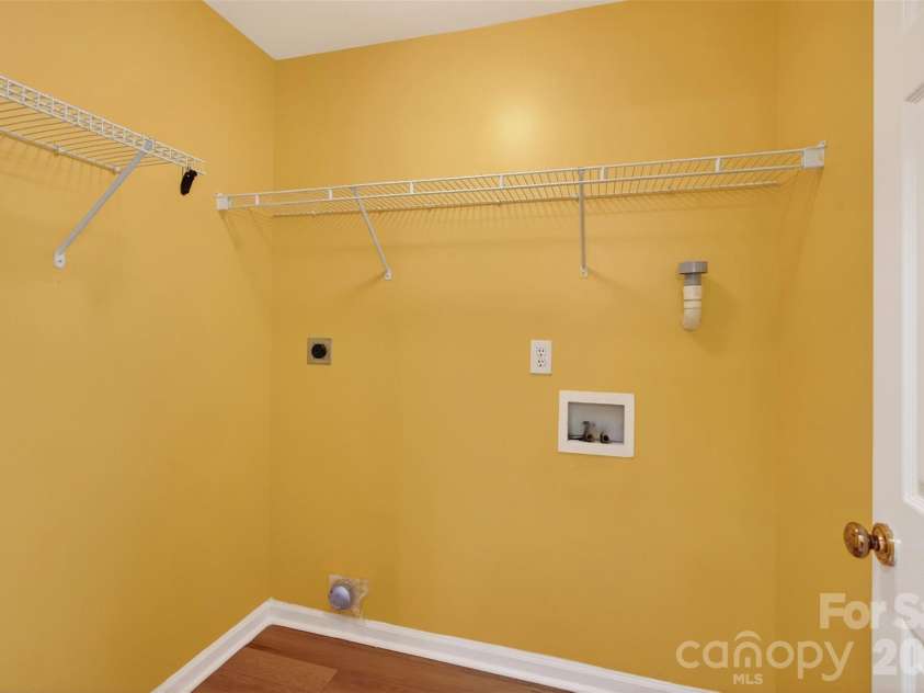 2539 Thornfield Road, Charlotte, NC 28273.  MLS# CAR4388875, YatesRealty ID 28644. 