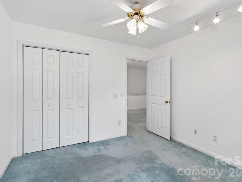 2539 Thornfield Road, Charlotte, NC 28273.  MLS# CAR4388875, YatesRealty ID 28644. 